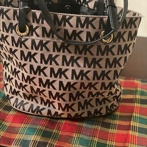 MK purse used only twice. Like new
